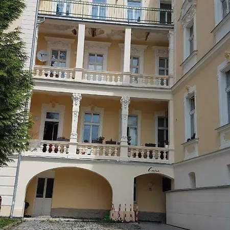 U Kolonady Apartment