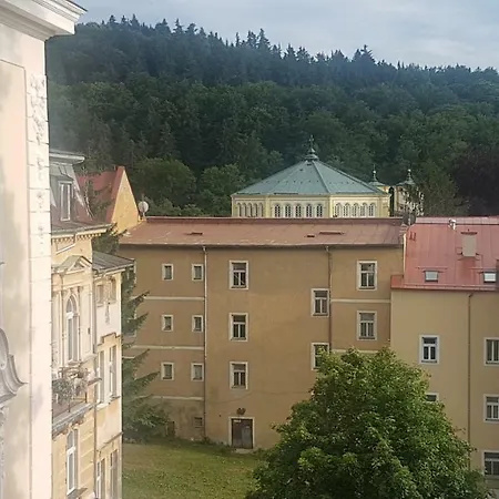 U Kolonady Apartment