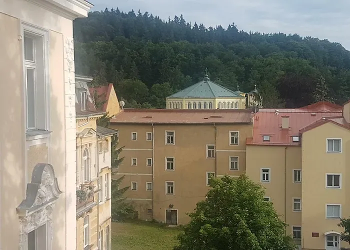 U Kolonady Apartment